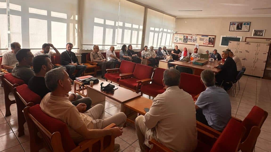 Selçuklu İlçe Milli Eğitim Müdürü Sami SAĞDIÇ’tan Konevi Anadolu Lisesi’ne Ziyaret